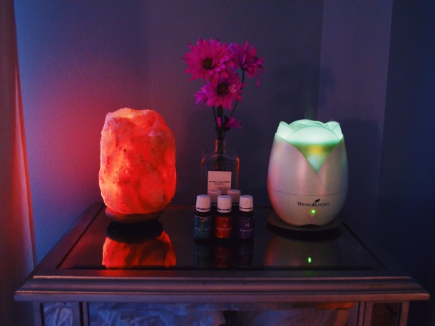 7 Spiritual Essentials: Himalayan Salt Lamp & Essential Oil Diffuser